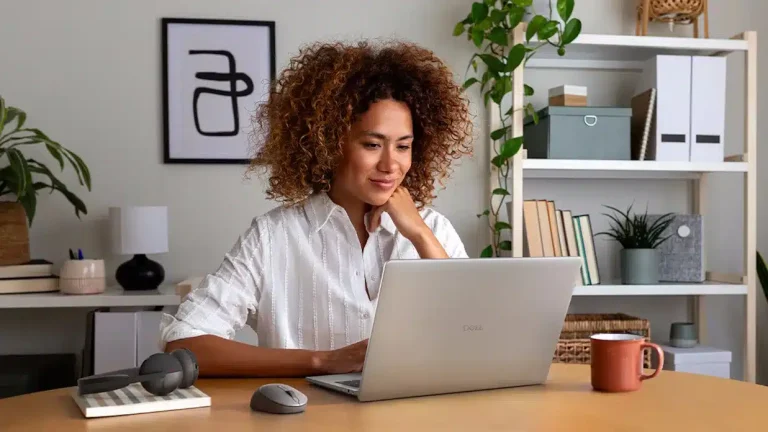 La révolution de l’IA continue à la vitesse de la lumière