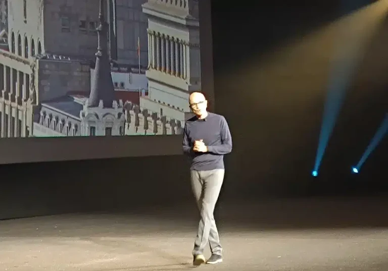 Et si Satya Nadella est en train de venir les orejas au loup ?