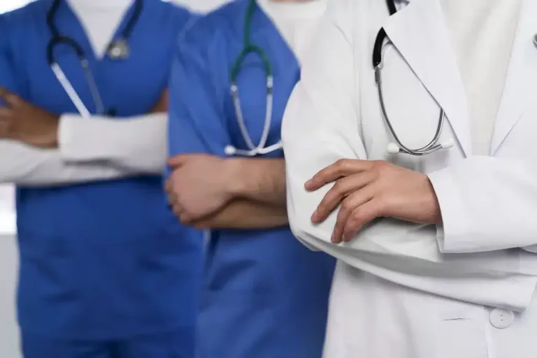 Prévenir les agressions dans les centres sanitaires dotés de technologie