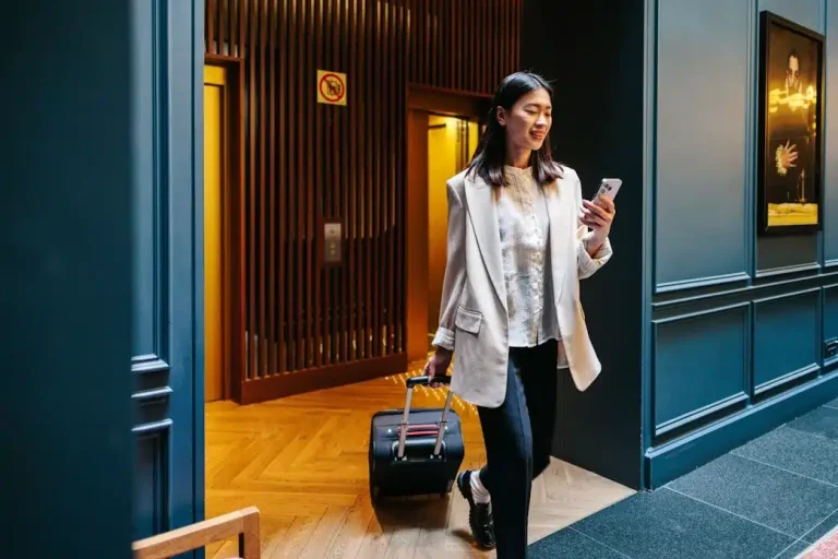 Radisson redéfinit la réservation d&rsquo;hôtels avec ChatGPT