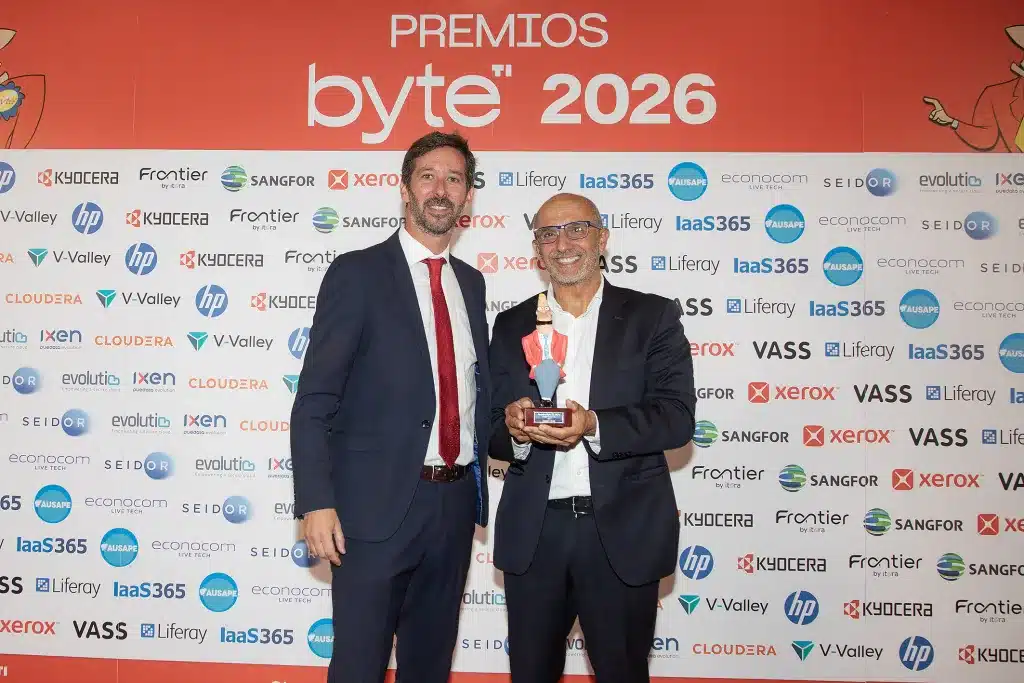 Prix ​​à la meilleure entreprise TIC pour Google Cloud. Recogió el galardón Isaac Hernández, Country Manager de Google Cloud