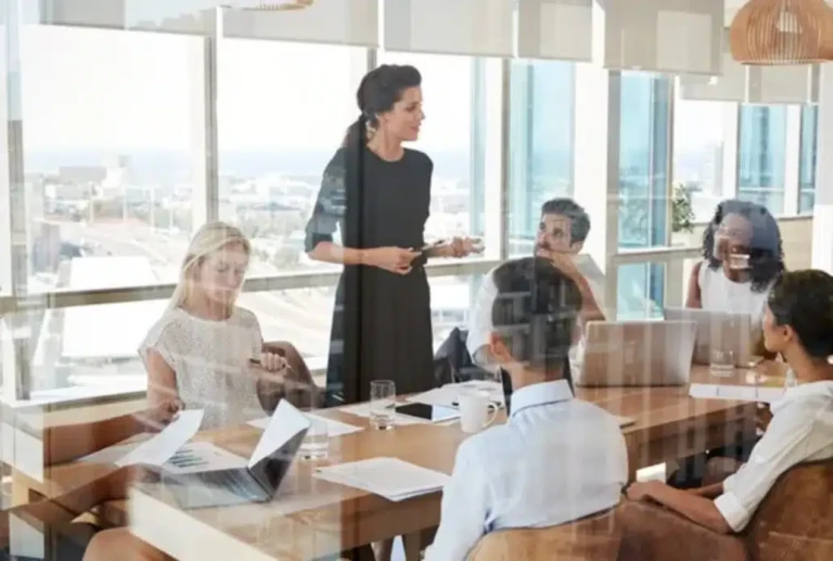 Les 82 % d’employés en Espagne utilisent l&rsquo;IA sans informer avant