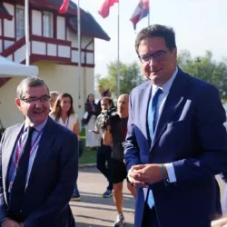 Óscar López défend en AMETIC la norme des centres de données